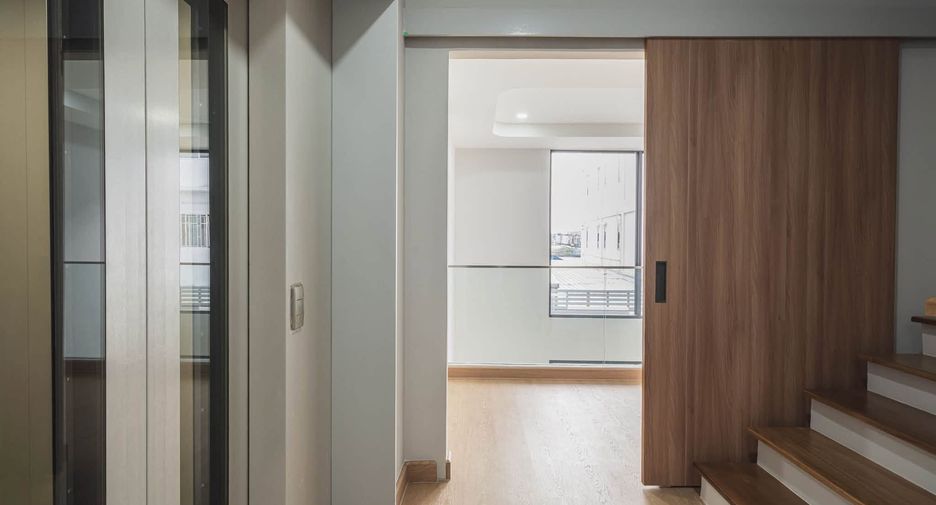 Haus zum Kauf mit 4 Zimmer in Lat Krabang, Bangkok