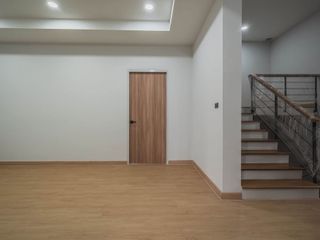 Haus zum Kauf mit 4 Zimmer in Lat Krabang, Bangkok