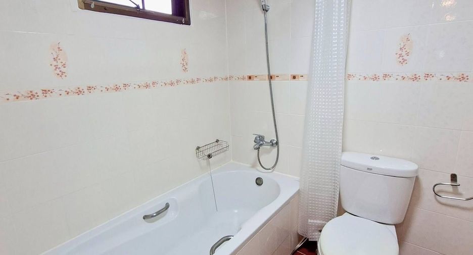 For rent 3 bedrooms condo in Watthana, Bangkok