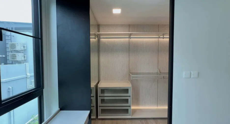 Casa en alquiler de 4 habitaciones en Saphan Sung, Bangkok