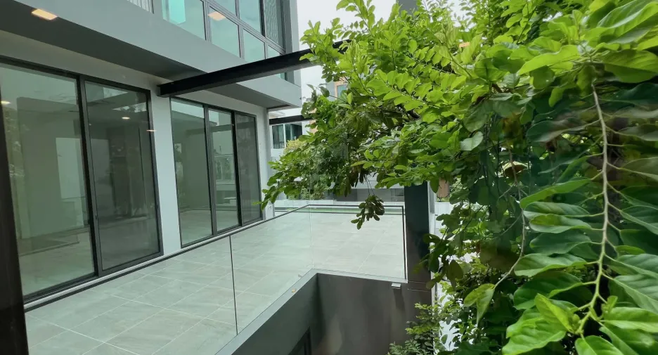 Casa en alquiler de 4 habitaciones en Saphan Sung, Bangkok