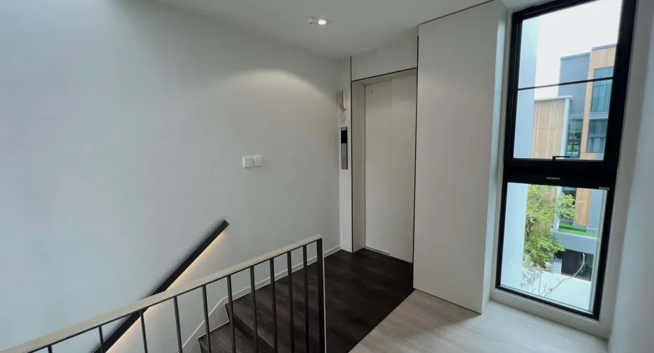 Casa en alquiler de 4 habitaciones en Saphan Sung, Bangkok