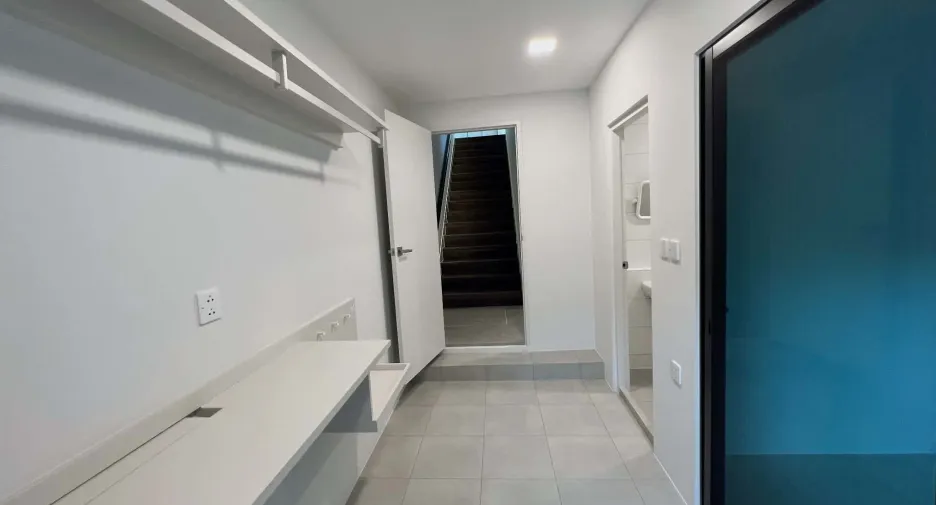 Casa en alquiler de 4 habitaciones en Saphan Sung, Bangkok