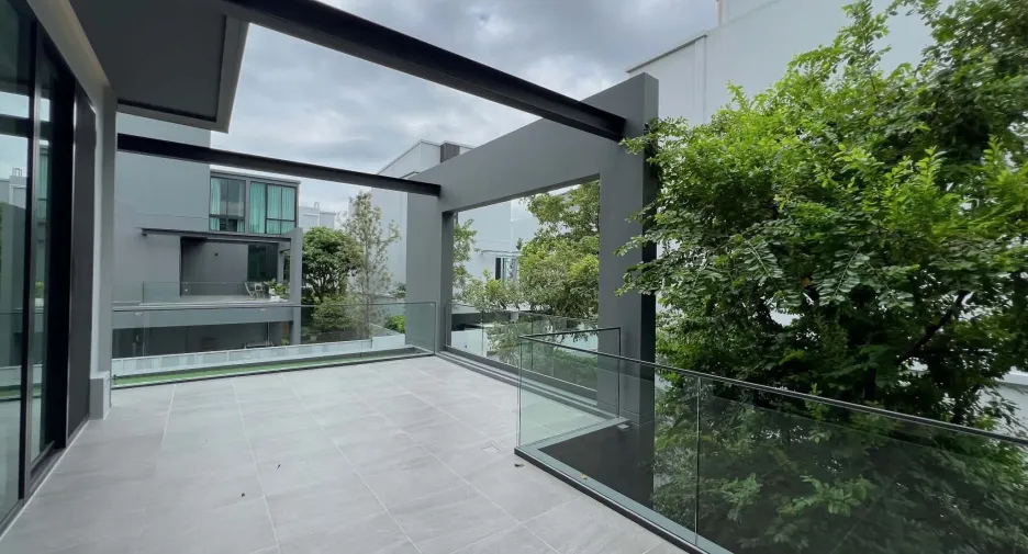 Casa en alquiler de 4 habitaciones en Saphan Sung, Bangkok