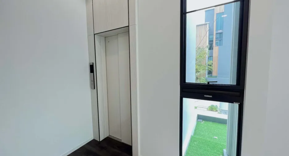 Casa en alquiler de 4 habitaciones en Saphan Sung, Bangkok