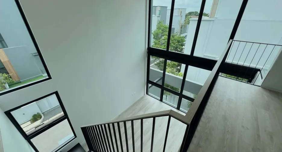 Casa en alquiler de 4 habitaciones en Saphan Sung, Bangkok