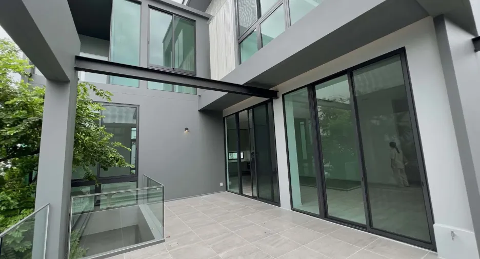 Casa en alquiler de 4 habitaciones en Saphan Sung, Bangkok