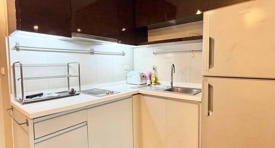 À louer 2 chambres condo à Pathum Wan, Bangkok