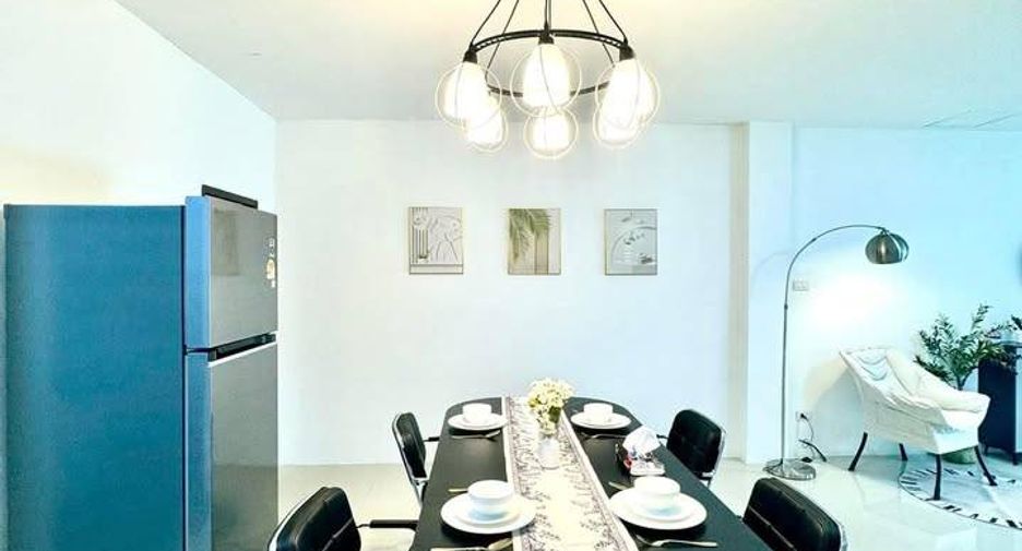 For rent 4 bedrooms townhouse in Bang Lamung, Chonburi