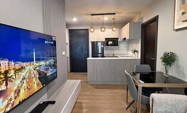 Condo en alquiler de 2 habitaciones en Phaya Thai, Bangkok