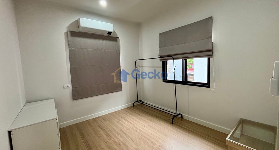 Haus zur Miete mit 3 Zimmer in Bang Lamung, Chonburi