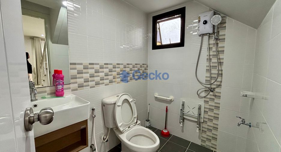 Haus zur Miete mit 3 Zimmer in Bang Lamung, Chonburi