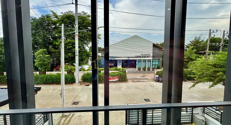 Haus zur Miete mit 3 Zimmer in Bang Lamung, Chonburi