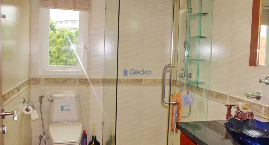 For rent 2 bedrooms condo in Bang Lamung, Chonburi