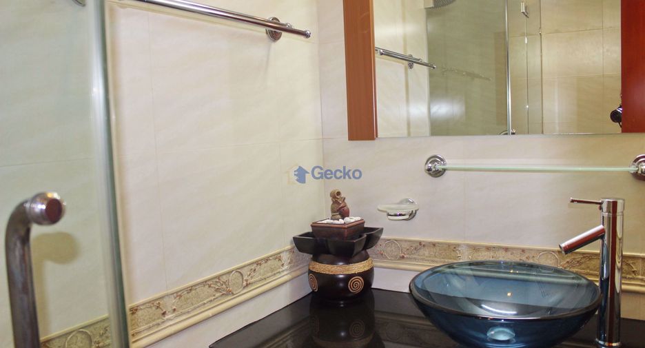 For rent 2 bedrooms condo in Bang Lamung, Chonburi