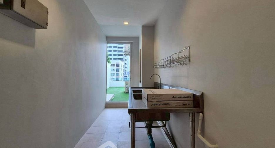 For rent 2 bedrooms condo in Khlong Toei, Bangkok