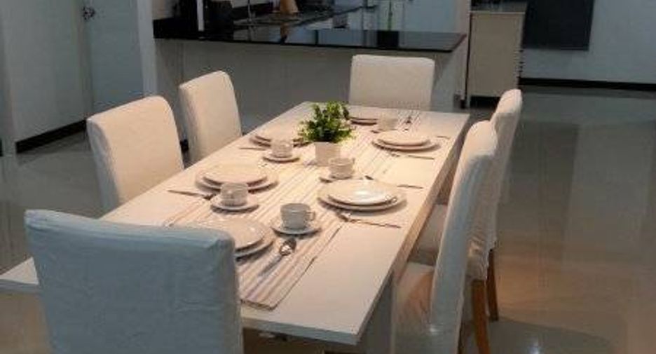 For rent 2 bedrooms condo in Si Racha, Chonburi