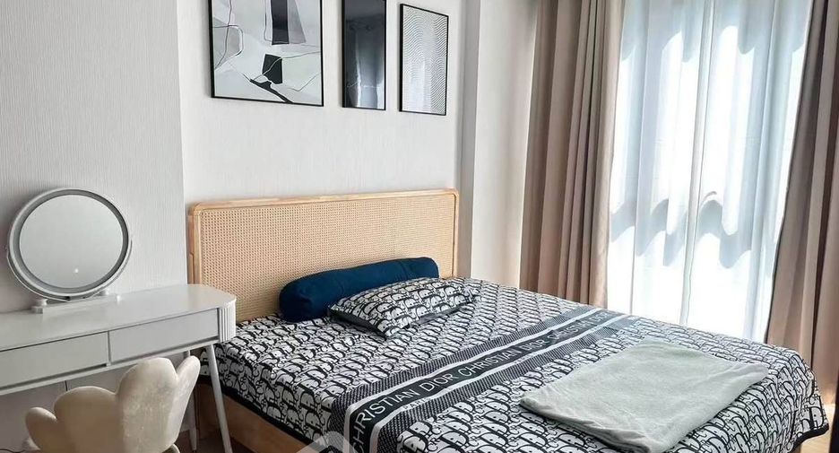 For rent 2 bedrooms condo in Huai Khwang, Bangkok