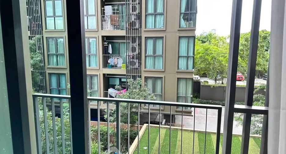 For rent 2 bedrooms condo in Huai Khwang, Bangkok
