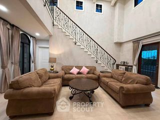 Casa adosada en alquiler de 4 habitaciones en Huay Yai, Pattaya