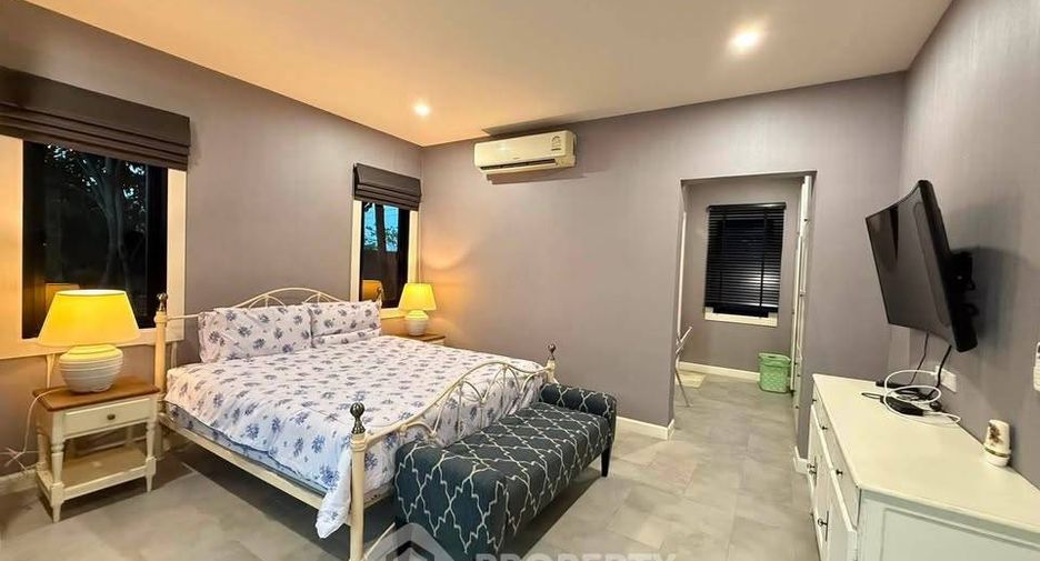 Casa adosada en alquiler de 4 habitaciones en Huay Yai, Pattaya