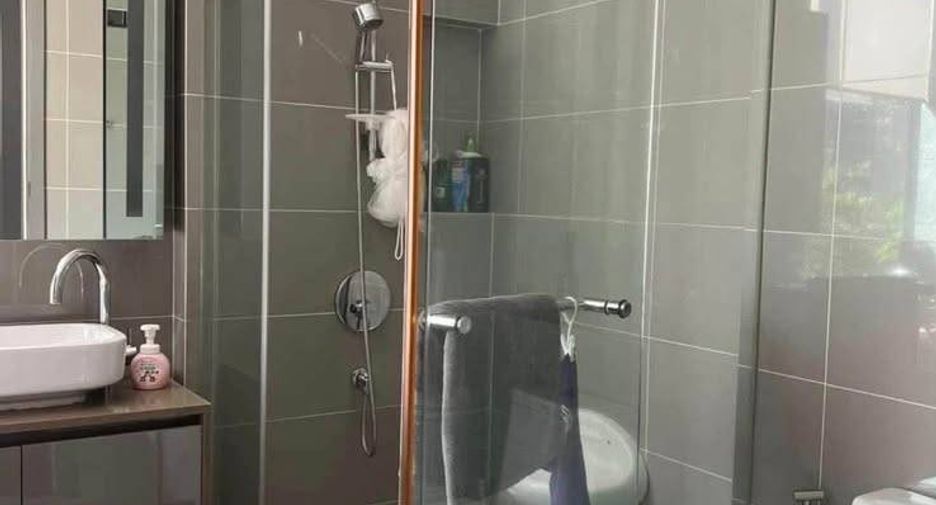 For rent 2 bedrooms condo in Bang Rak, Bangkok