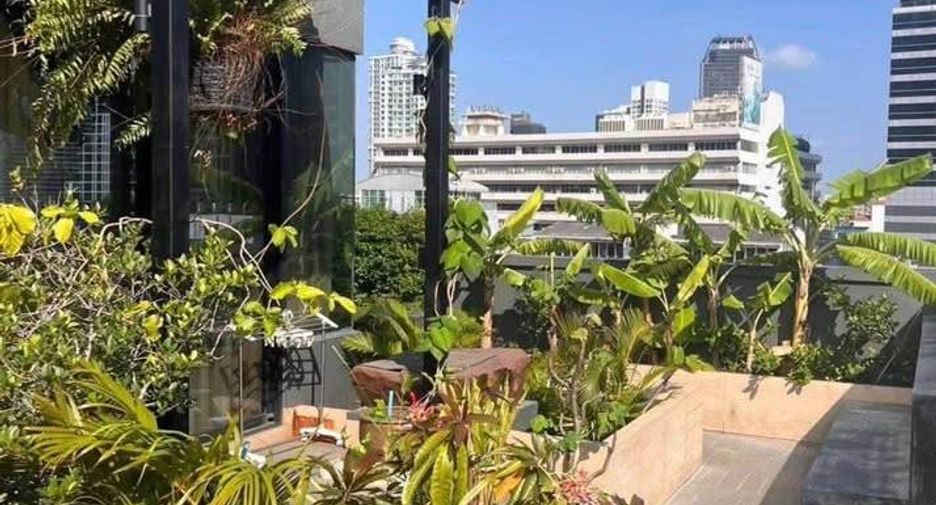 For rent 2 bedrooms condo in Bang Rak, Bangkok