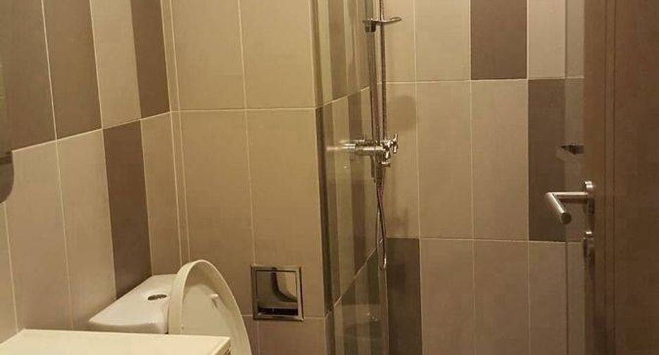 For rent 2 bedrooms condo in Khlong San, Bangkok