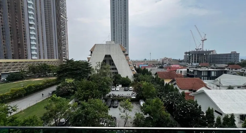À vendre 2 chambres condo à Jomtien, Pattaya