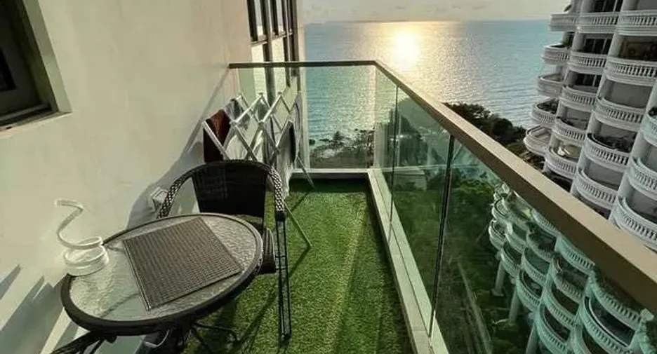 Wohnung zur Miete und zum Kauf mit 1 Zimmer in Bang Lamung, Chonburi