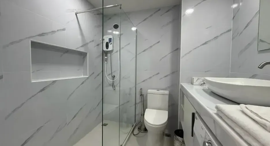 For sale 1 bed condo in Bang Lamung, Chonburi