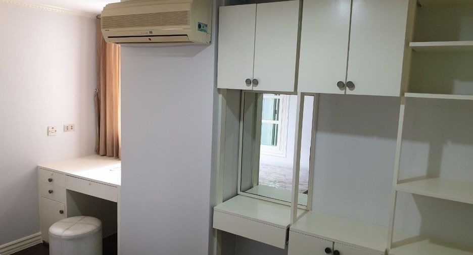 ให้เช่า 3 ห้องนอน คอนโด ใน วัฒนา, กรุงเทพฯ