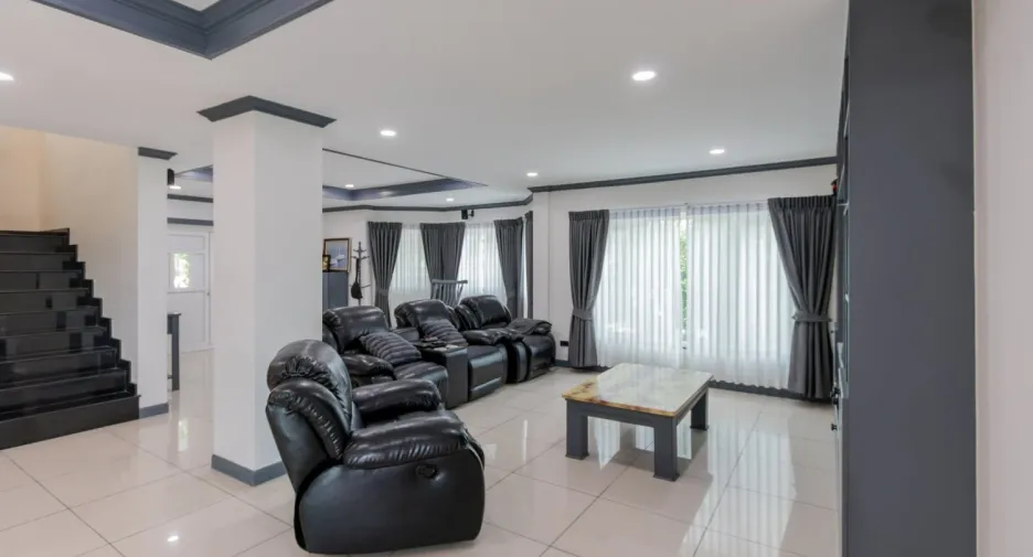 出售 4 卧室 别墅 在 Bang Lamung, Chon Buri