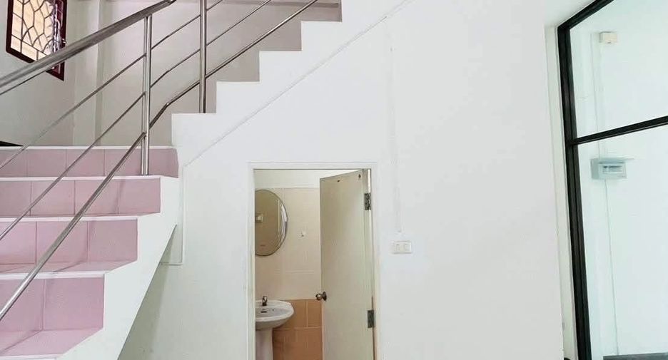 For rent 3 bedrooms retail Space in Thalang, Phuket