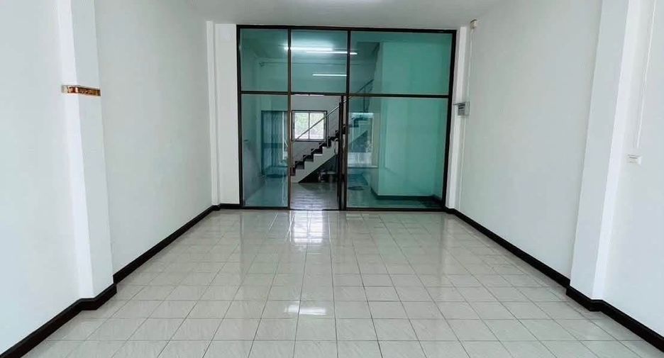 For rent 3 bedrooms retail Space in Thalang, Phuket