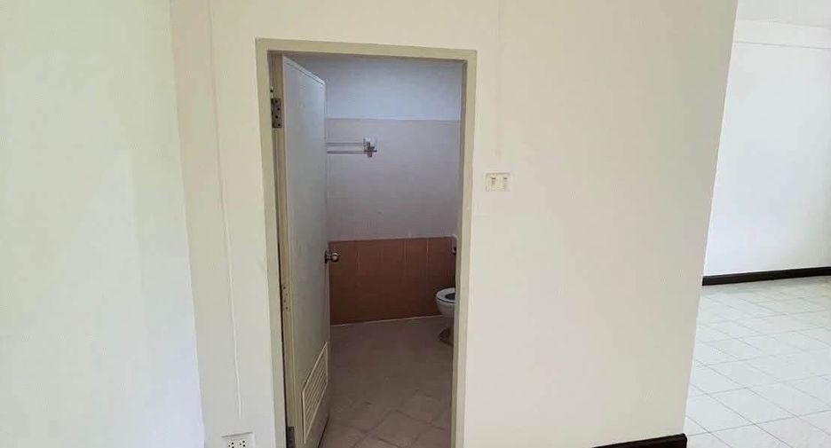For rent 3 bedrooms retail Space in Thalang, Phuket