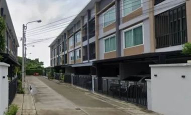 For sale 4 bedrooms townhouse in Prawet, Bangkok