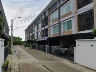 For sale 4 bedrooms townhouse in Prawet, Bangkok