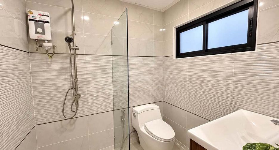 Haus zum Kauf mit 3 Zimmer in Bang Lamung, Chonburi