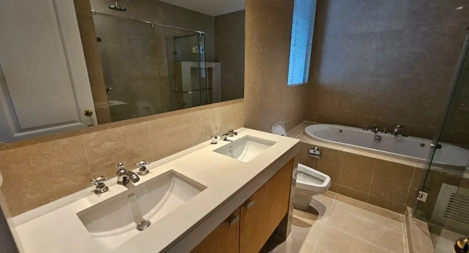 For rent 3 ベッドルーム condo in Pathum Wan, Bangkok