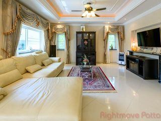 Haus zum Kauf mit 2 Zimmer in Bang Lamung, Chonburi