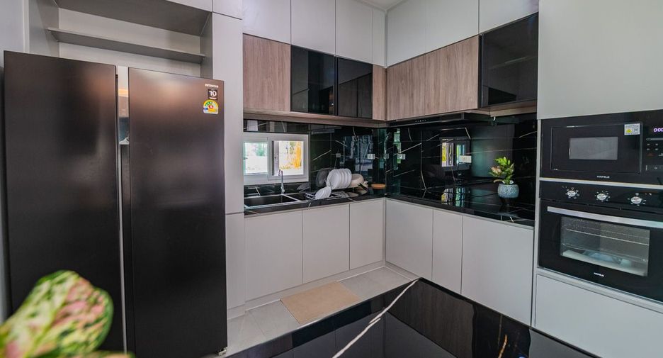 Casa en venta de 4 habitaciones en Bang Lamung, Chonburi