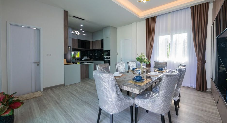 Casa en venta de 4 habitaciones en Bang Lamung, Chonburi