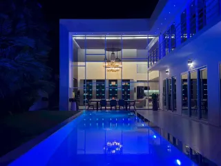 Villa zur Miete und zum Kauf mit 5 Zimmer in Bang Lamung, Chonburi