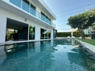 Villa zur Miete und zum Kauf mit 5 Zimmer in Bang Lamung, Chonburi