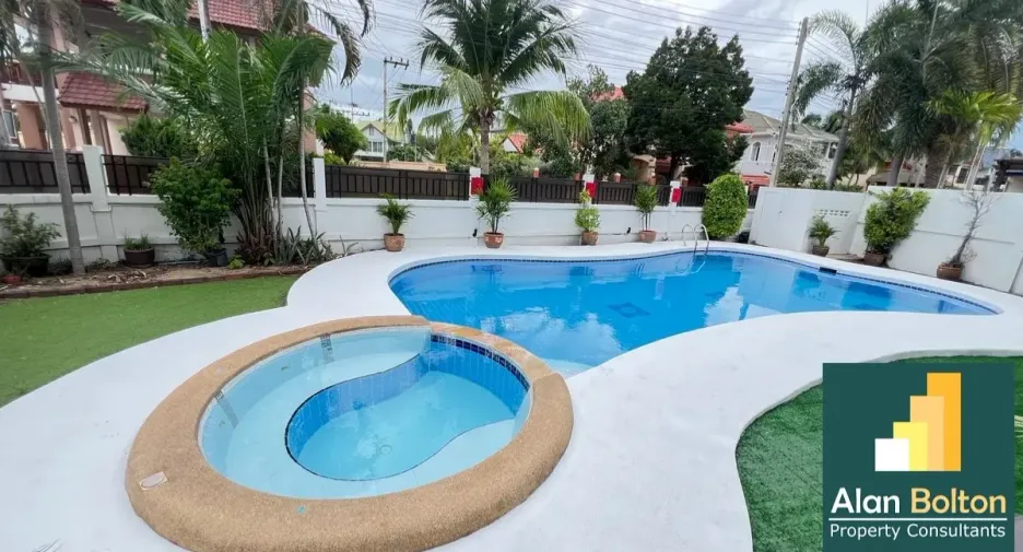 Haus zur Miete mit 6 Zimmer in Bang Lamung, Chonburi