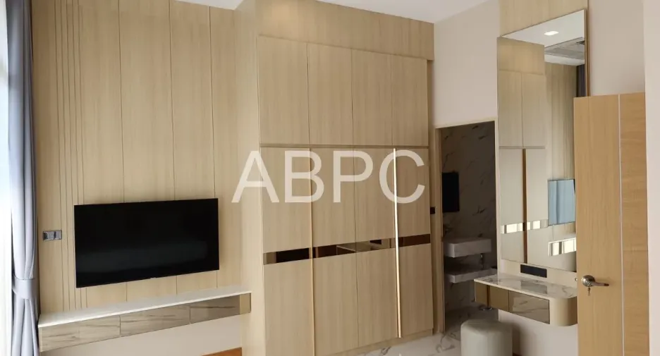 For sale 4 bedrooms townhouse in Bang Lamung, Chonburi