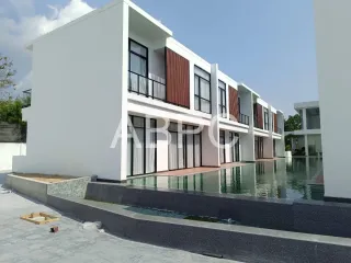 Casa adosada en venta de 4 habitaciones en Bang Lamung, Chonburi