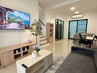For rent 3 bedrooms townhouse in Mueang Chiang Mai, Chiang Mai