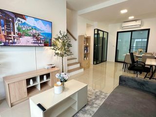 For rent 3 bedrooms townhouse in Mueang Chiang Mai, Chiang Mai